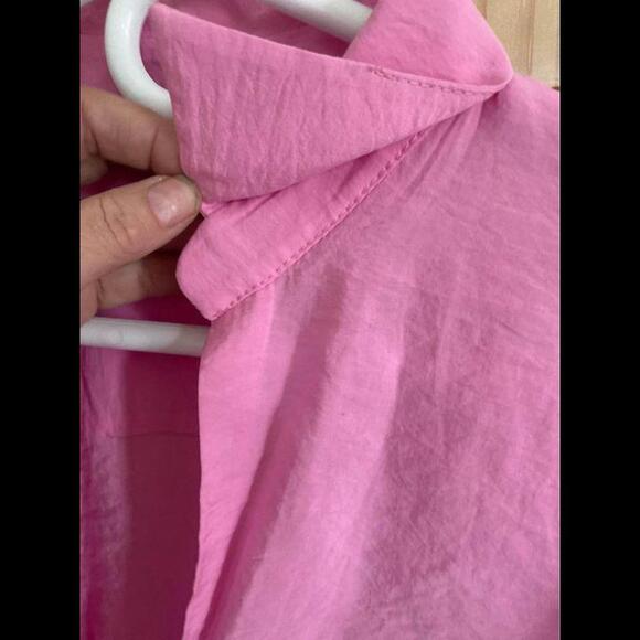 Women’s ZARA Solid Pink V-neck button up blouse. Size Large - Picture 7 of 9